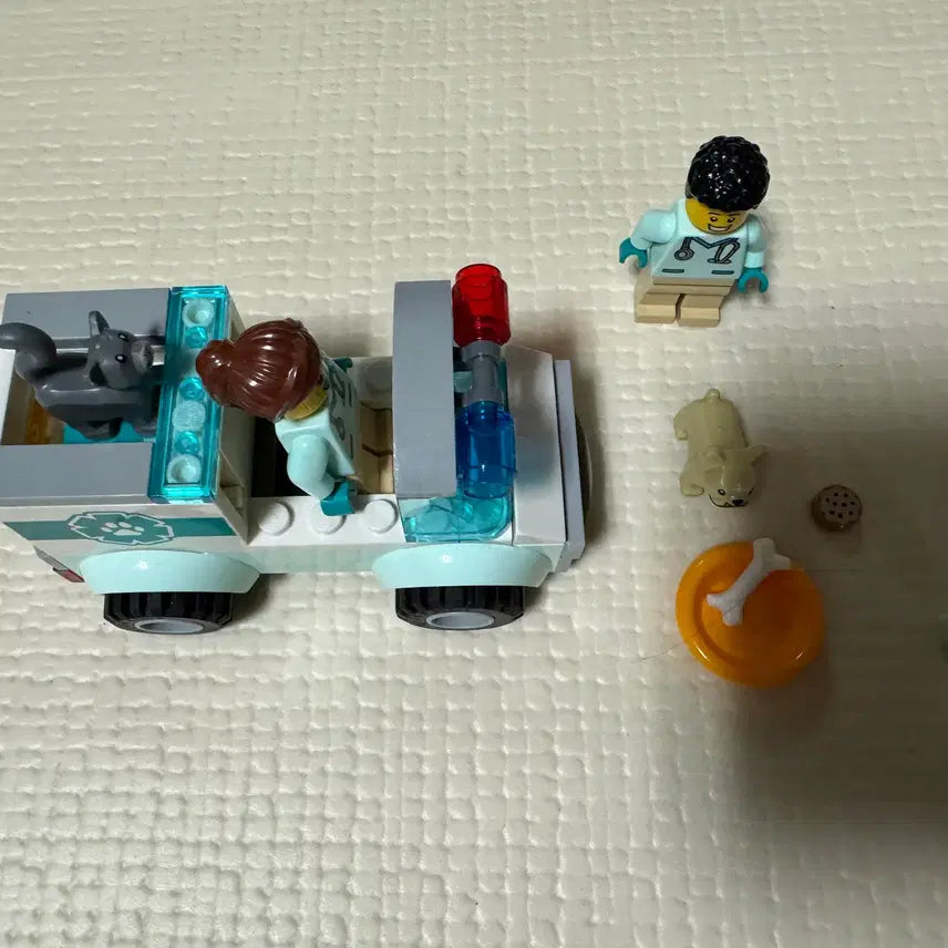 [BUNJANG] LEGO City Animal Hospital Playset 60382 / 레고 시티 동물병원