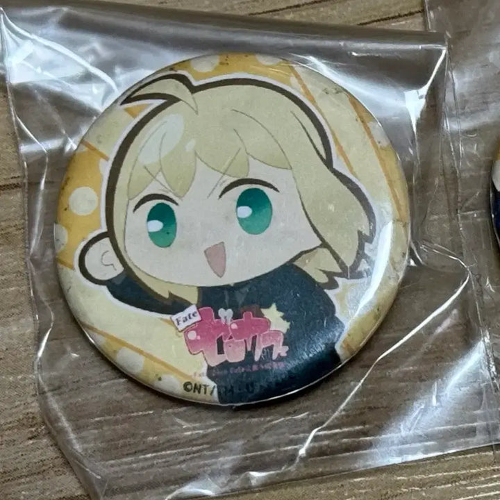 [BUNJANG] Fate/Zero Saber Can Badge / 페이트 제로 카페 세이버 캔뱃지