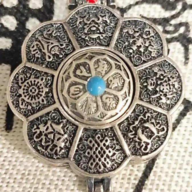[BUNJANG] Tibetan Eight Auspicious Symbols Vajra Heart Sarira Necklace / 티벳 팔길상 금강심 6자 사리/기타 보관 목/고리