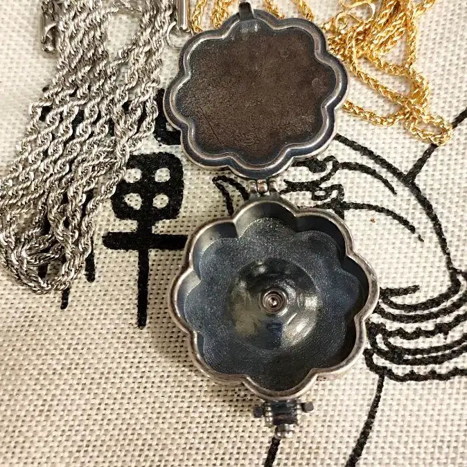 [BUNJANG] Tibetan Eight Auspicious Symbols Vajra Heart Sarira Necklace / 티벳 팔길상 금강심 6자 사리/기타 보관 목/고리