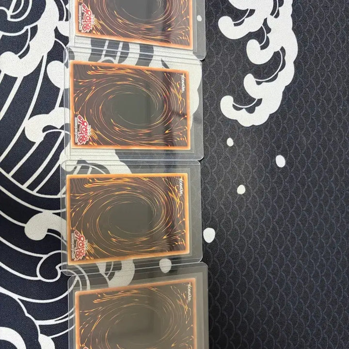 [BUNJANG] Yu-Gi-Oh! Stardust Dragon, Red-Eyes Darkness Metal Dragon, Blackwing - Shura the Flameful, Black Rose Dragon 1st Edition Gold Rare Bundle Set / 유희왕 스타더스트 레드데몬즈 블랙페더 슈레 블랙로즈 1st 골레 팝니다