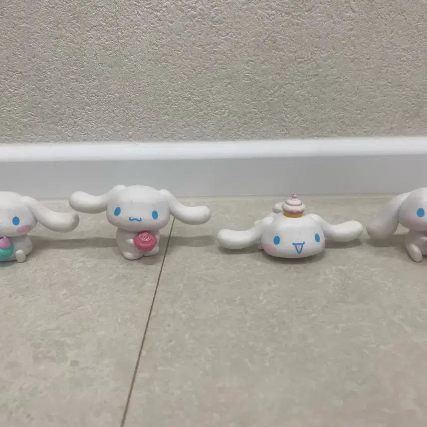 [BUNJANG] Cinnamoroll Lotteria Figure 4-Piece Bundle Set / 시나모롤 롯데리아 피규어 4종 일괄 6천원