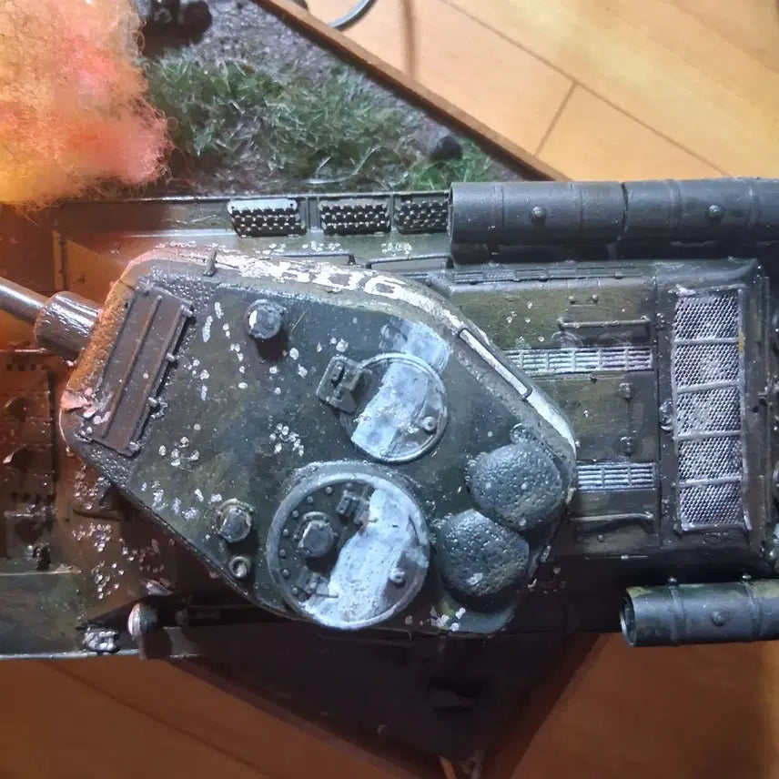 [BUNJANG] T-34-85 Diorama with Lighting / t34 85 디오라마