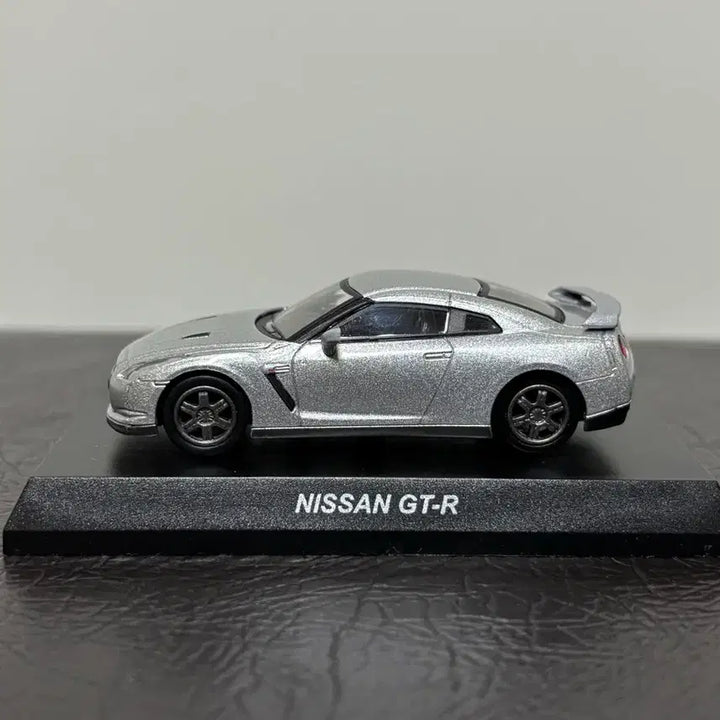 [BUNJANG] Kyosho 1:64 Nissan Skyline GTR R35 Silver Diecast Model / 1:64 교쇼 닛산 스카이라인 gtr r35 실버