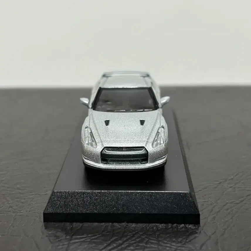 [BUNJANG] Kyosho 1:64 Nissan Skyline GTR R35 Silver Diecast Model / 1:64 교쇼 닛산 스카이라인 gtr r35 실버
