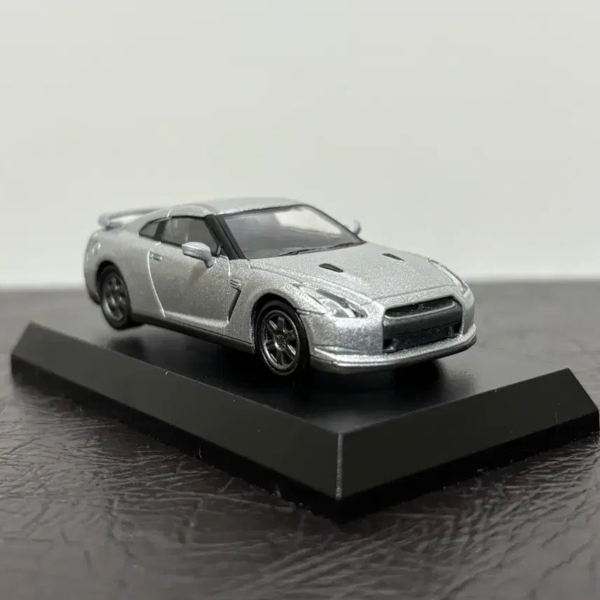 [BUNJANG] Kyosho 1:64 Nissan Skyline GTR R35 Silver Diecast Model / 1:64 교쇼 닛산 스카이라인 gtr r35 실버