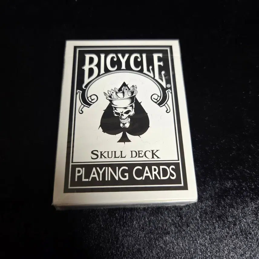 [BUNJANG] Bicycle Skulls Sealed Playing Cards / 마술 플레잉 카드 바이시클 스컬 미개봉