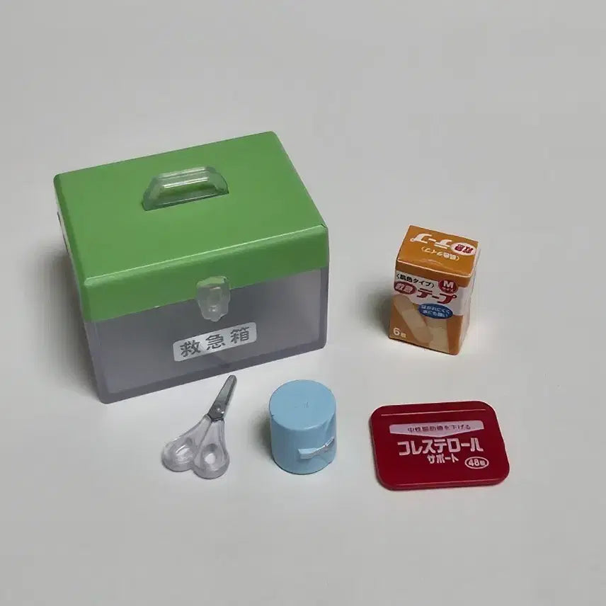 [BUNJANG] Gacha Miniature First Aid Kit / 구급상자 미니어쳐 가챠