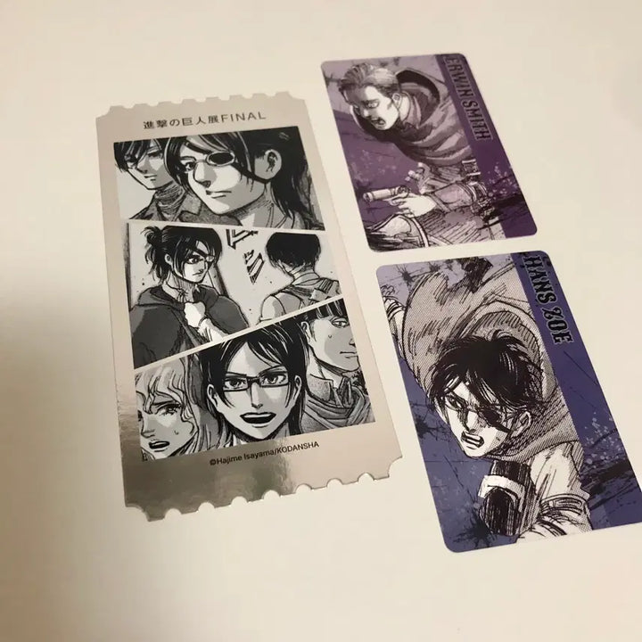 [BUNJANG] Attack on Titan Exhibition Hologram Ticket, Hanji &amp; Erwin Photocard Set / 진격의거인 전시회 홀로그램 티켓, 포토카드 한지,엘빈 원가양도 진격거