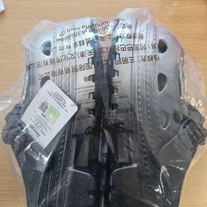[BUNJANG] Hello Kitty Crocs (Unsealed) / 헬로키티 크록스 미개봉 새상품