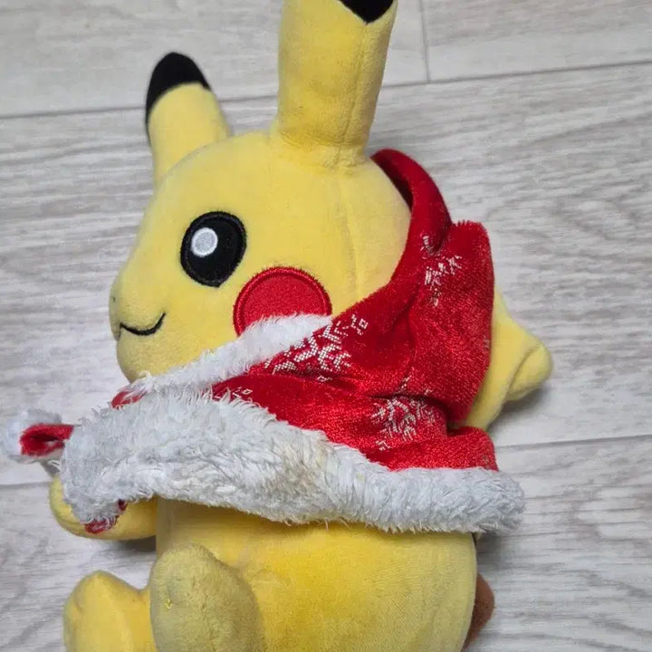 [BUNJANG] Pokemon Pikachu Christmas Edition Plush / 크리스마스 피카츄 인형 (정품)