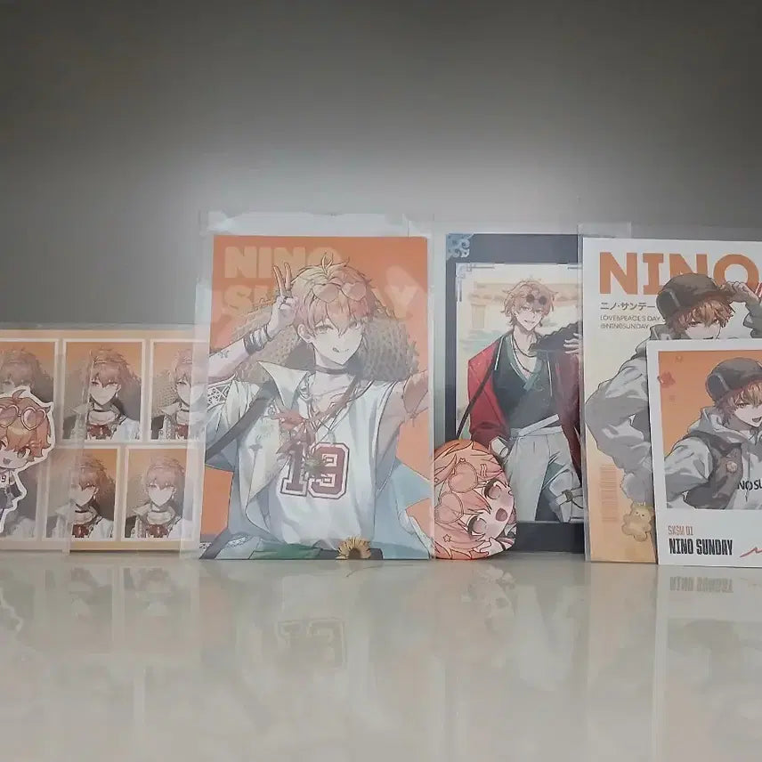 [BUNJANG] Nino Sunday Goods Pin Badge &amp; Postcard Bundle Set / 니노선데이 굿즈 핀뱃지 엽서 일괄 판매,(급전)