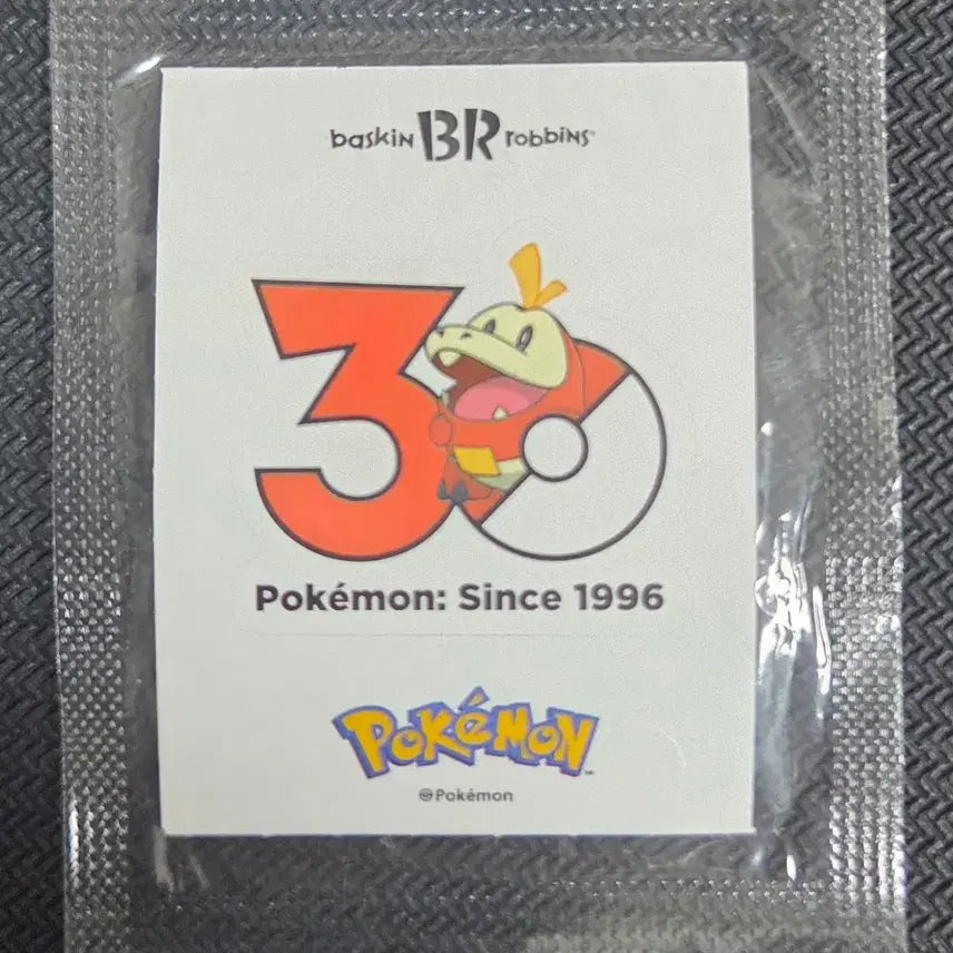[BUNJANG] Pokemon 30th Anniversary Sticker (Charizard) / 포켓몬 30주년 띠부씰 스티커 베스킨라빈스 뜨아거