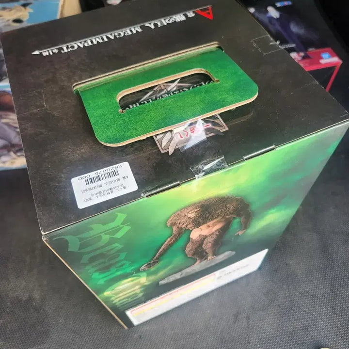 [BUNJANG] Attack on Titan Beast Titan Prize A Figure (Sealed) / [미개봉] 진격의 거인 짐승거인 A상 피규어