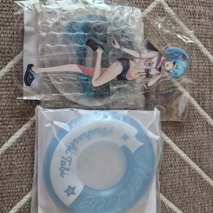 [BUNJANG] StrayLive Summer Tabby Acrylic Stand &amp; Tube Keychain Bundle Set (Sealed) / 스텔라이브 썸머 타비