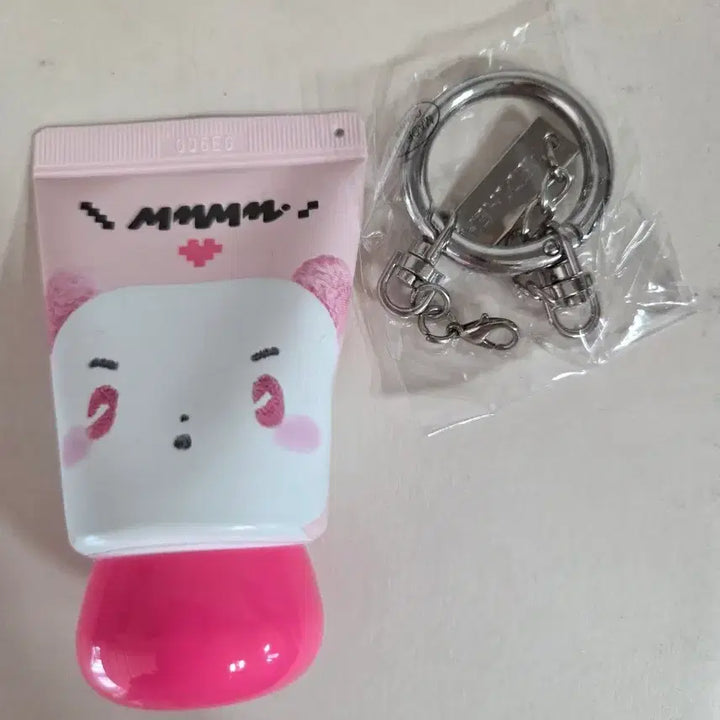 [BUNJANG] Play M.M.E. Hand Cream with Charm / 메디힐 플레이브 미므 키링 핸드크림