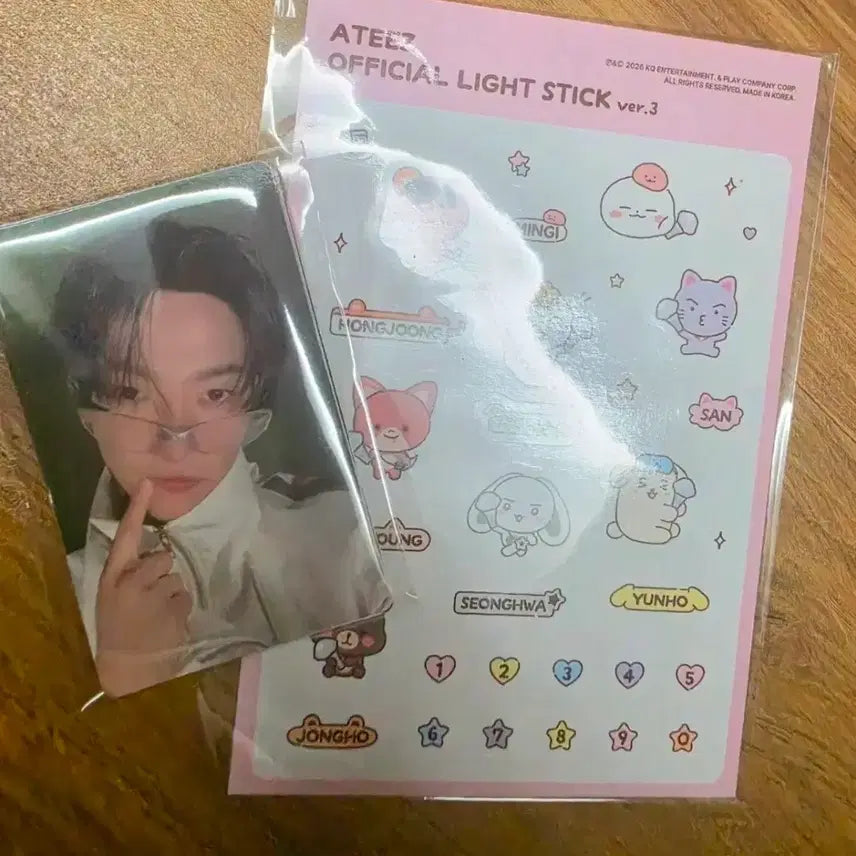 [BUNJANG] ATEEZ Lightiny Ver.3 Sticker &amp; Photocard Set (Sealed) / 에이티즈 라이티니3 응원봉 스티커 포카 양도 판매(미개봉)
