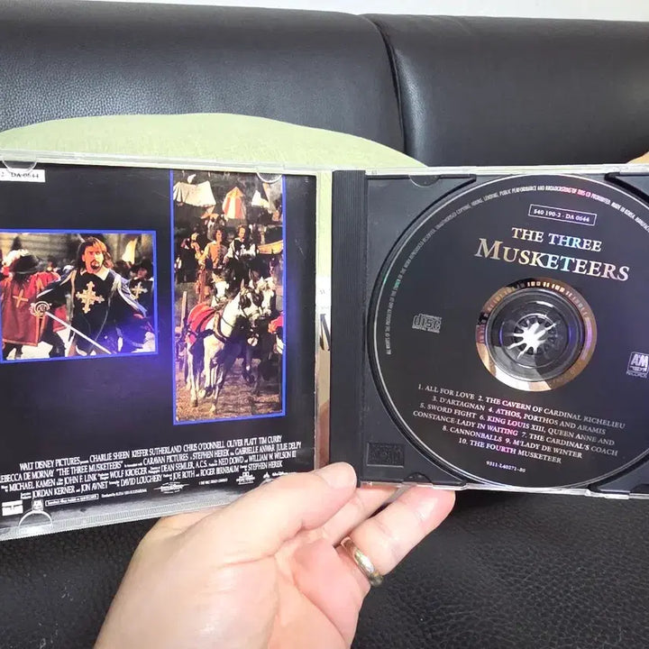 [BUNJANG] The Three Musketeers OST CD / 영화 삼총사 The Three Musketeers OST CD 팝니다.