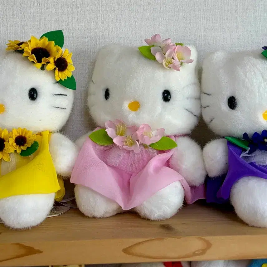 [BUNJANG] Classic Kitty Flower Garden Series Plush Dolls Set (5 pcs) / 고전키티 플라워가든 시리즈 인형 5개 세트