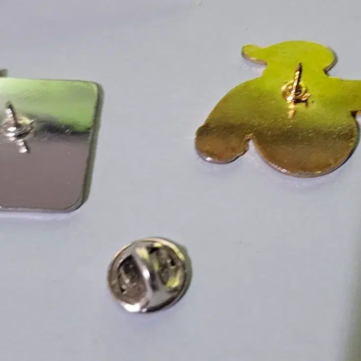 [BUNJANG] One Piece Don Brothers Pin Badge Bundle Set / 원피스 돈형제 핀뱃지 일괄 비공굿 철제 핀뱃지 도플라밍고,코라손