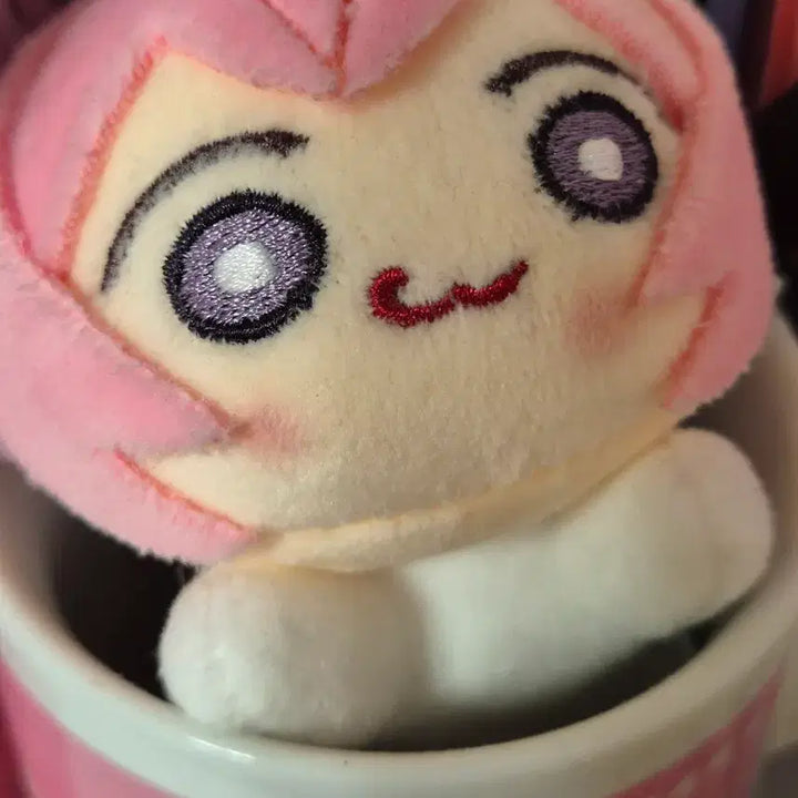 [BUNJANG] Goddess of Victory: Nikke Dorothy Dororong Plush Doll &amp; Mug Cup Bundle Set / 니케 도로시 도로롱 봉제인형 + 도로롱 머그컵 일괄판매 합니다