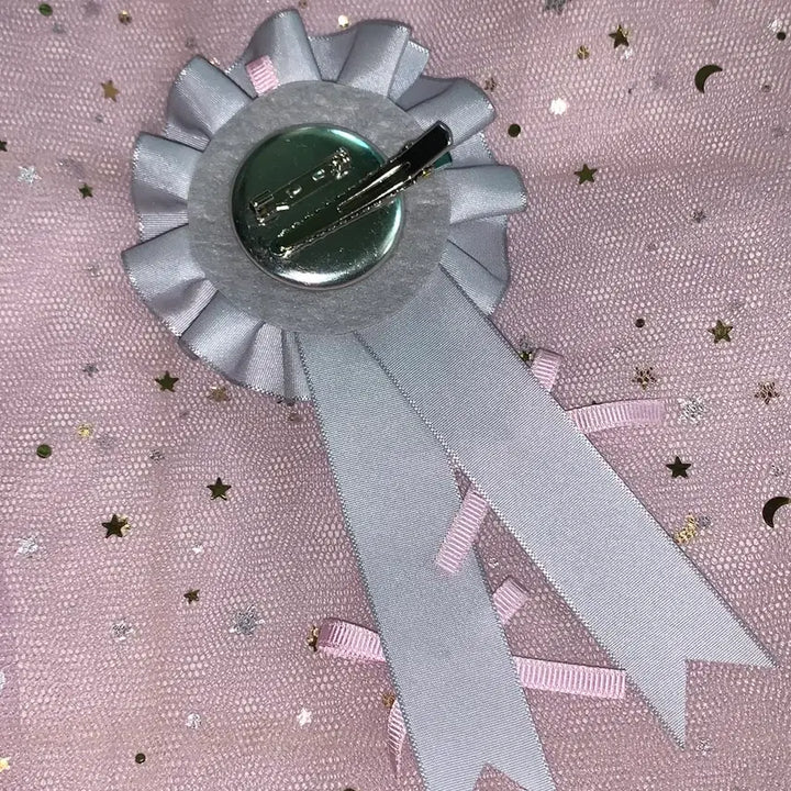 [BUNJANG] Handmade Ita Bag Can Badge Rosette - Silver Ribbon / 수제 이타백 캔뱃지 천사코어 로제트-실버리본