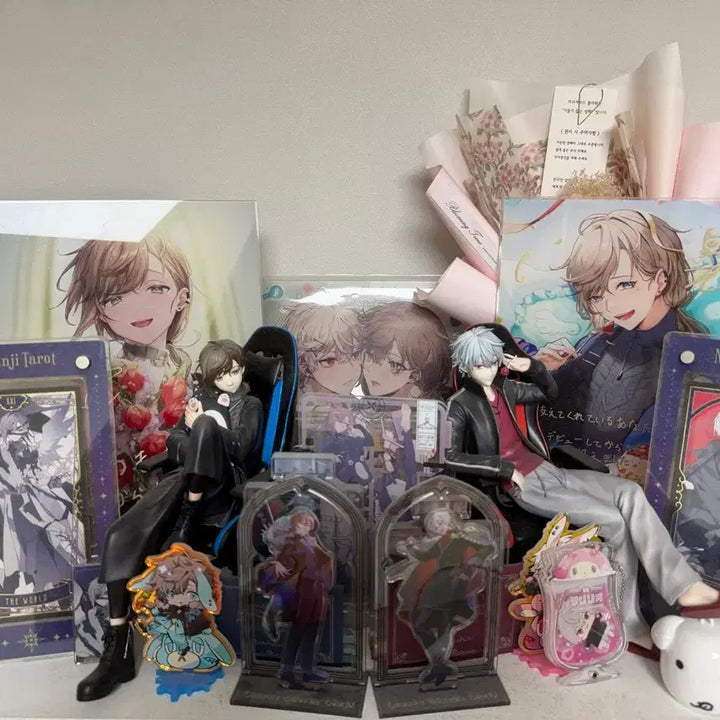 [BUNJANG] NIJISANJI Kuzuha &amp; Kanae Goods Bundle Set / 니지산지 쿠로노와 카나에 쿠즈하 굿즈 일괄판매