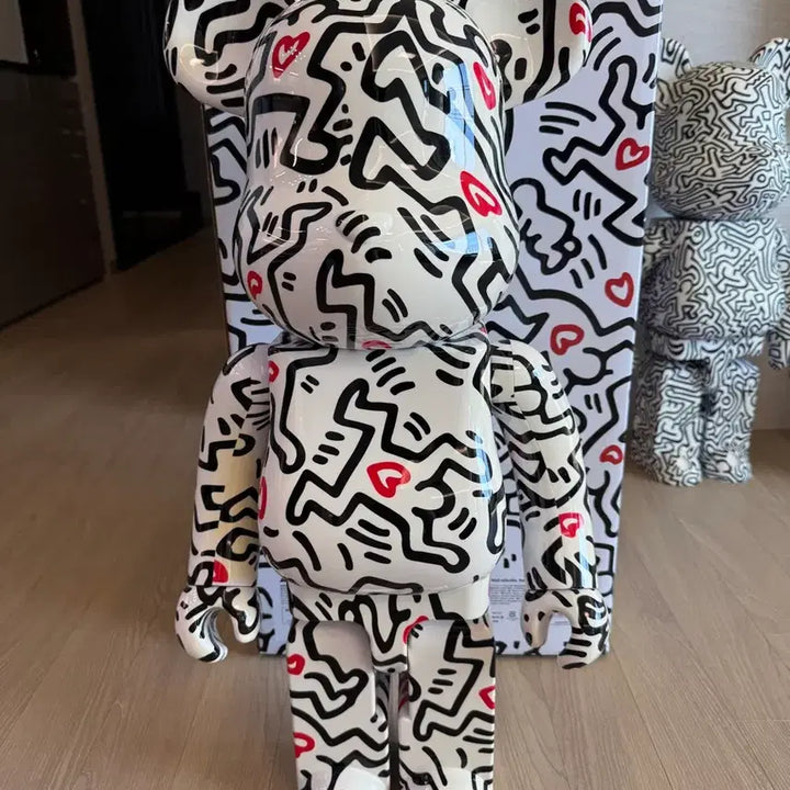 [BUNJANG] Authentic Bearbrick Keith Haring 1000% Art Toy / 정품 베어브릭 키스 해링 1000% 아트토이
