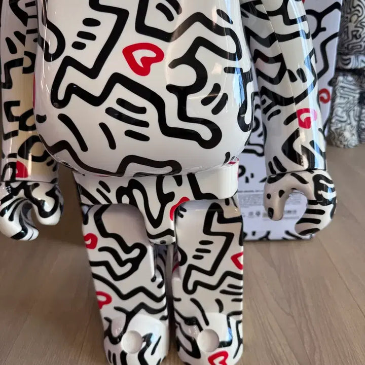 [BUNJANG] Authentic Bearbrick Keith Haring 1000% Art Toy / 정품 베어브릭 키스 해링 1000% 아트토이
