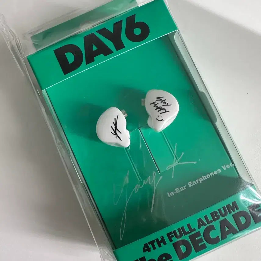 [BUNJANG] Day6 Young K In-Ear Monitor (Photocard Included) / 데이식스 인이어 영케이 (포카포함)