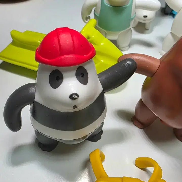 [BUNJANG] We Bare Bears + Mr. Cloud Service Figure Toy Set / 위 베어 베어스 + 구름아저씨, 서비스 피규어 장난감 세트