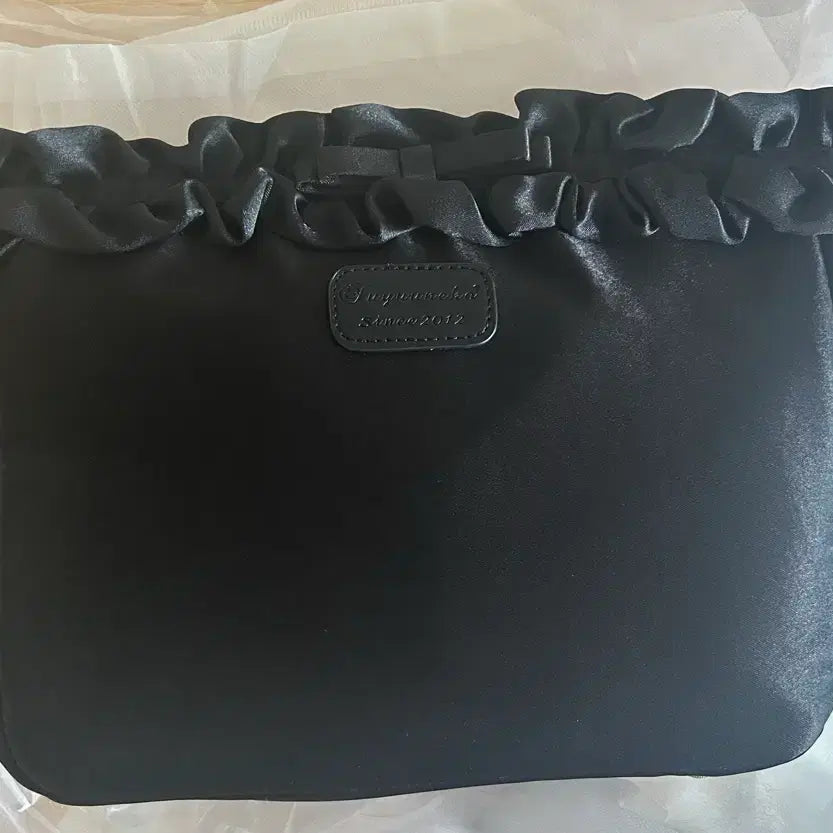 [BUNJANG] FUYU NEKO Bouquet A4 Ita Bag (Black) / 후유네코 부케 a4 이타백 (블랙)
