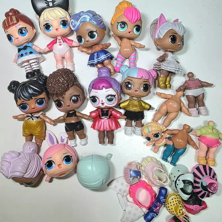 [BUNJANG] L.O.L. Surprise Mini Dolls &amp; Accessories Bundle Set / L.O.L 엘오엘 서프라이즈 미니 인형/소품 일괄 정리 (택포)