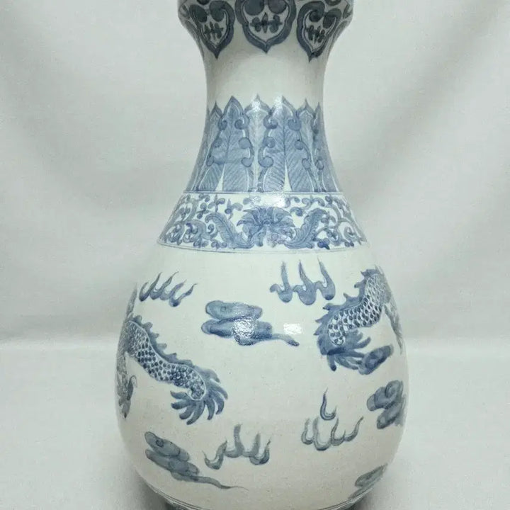 [BUNJANG] Chinese Blue and White Porcelain Vase with Double Dragon Motif / 중국도자기 청화