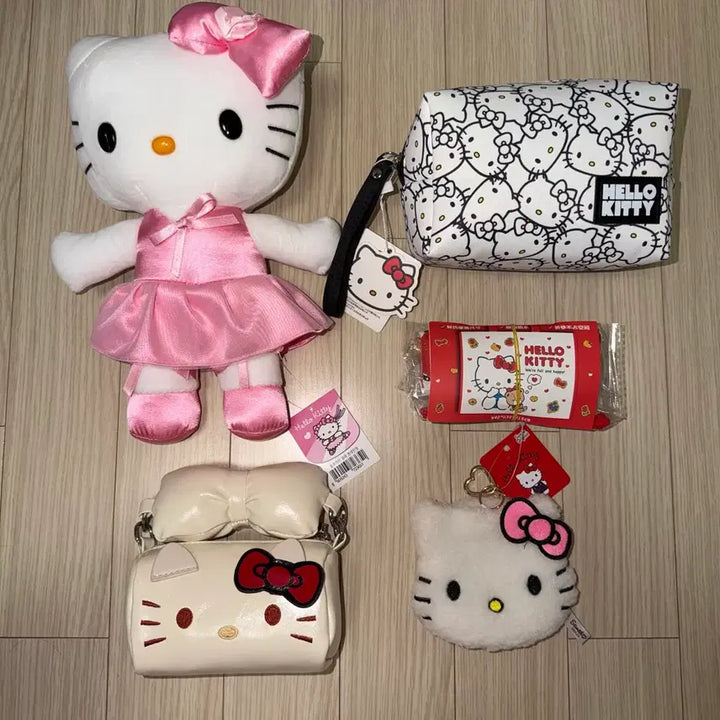 [BUNJANG] Sanrio Hello Kitty Ballerina Pouch Crossbody Coin Purse Charm Set / 산리오 헬로키티 발레 키티 파우치 크로스백 타포린백 동전지갑 인형 키링