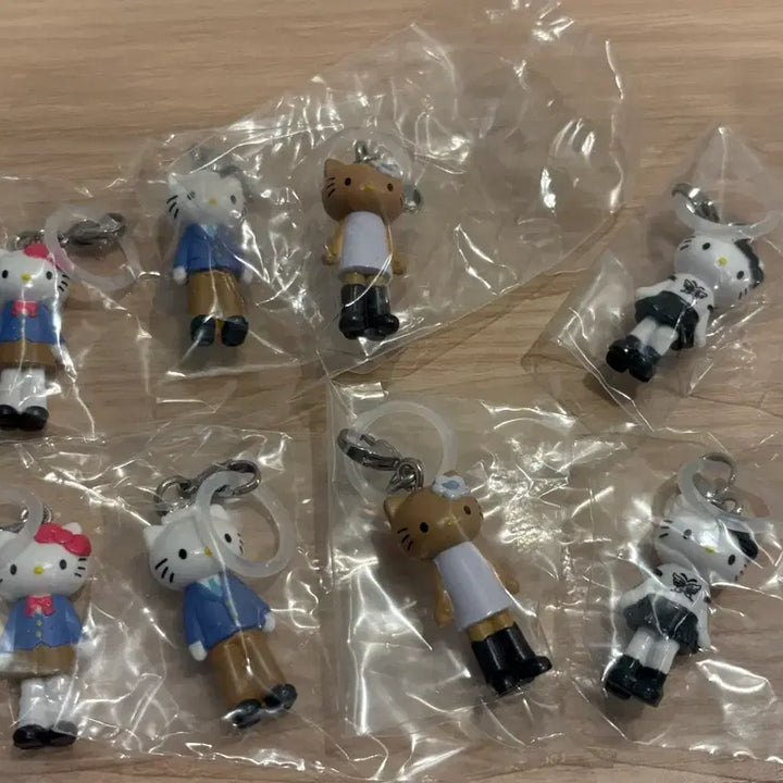[BUNJANG] Hello Kitty Long Legs Gacha 4-Set / 롱다리 헬로키티 가챠 판매 - 4종세트