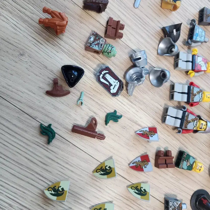 [BUNJANG] LEGO Knights Figures and Parts Set / 레고 기사 피규어 및 부품 세트