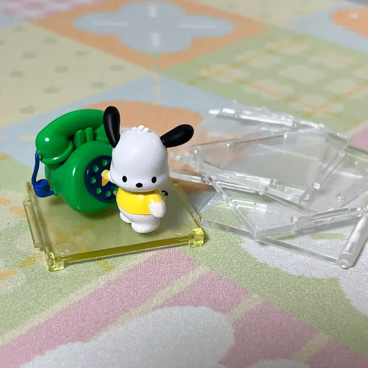 [BUNJANG] Pochacco Kongdak Kongdak Telephone Figure with Display Case / 포차코 콩닥콩닥 전화기 피규어