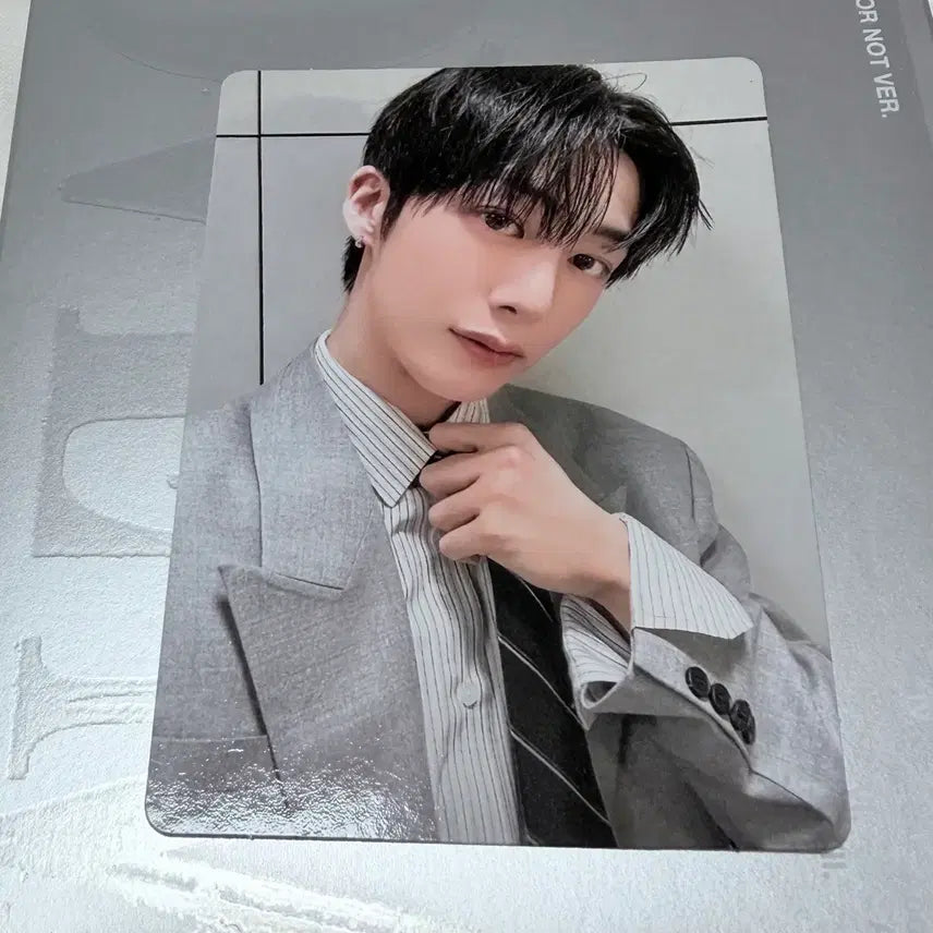 [BUNJANG] MONSTA X Hyungwon Love Me Photocard and ID Card Bundle Set / 셔누형원 러브미 형원 포카 3장+아이디카드1장 일괄가격