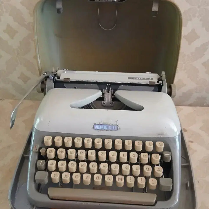 [BUNJANG] Adler Junior 2 Mechanical Typewriter / 독일 기계공학정수 아들러 기계식 타자기 ADLER JUNIOR 2