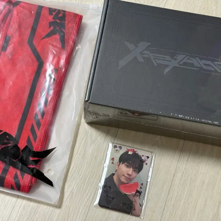 [BUNJANG] Xdinary Heroes 2026 Summer Concert Bundle Set: Slogan, Entrance Photocard, Fanclub Kit / 엑스디너리히어로즈 엑디즈 2026 썸머콘 슬로건+입장포카+팬클럽키트