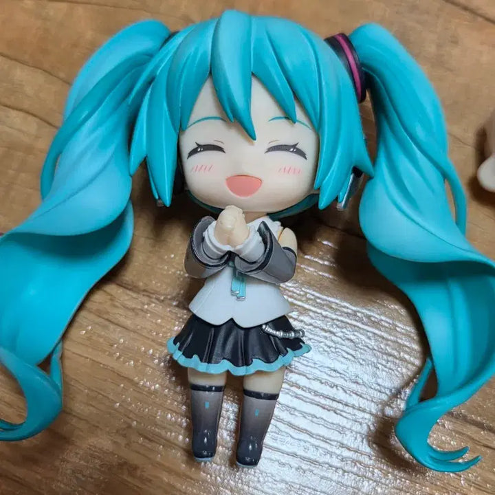 [BUNJANG] Hatsune Miku NT Nendoroid 1701 Figure (Opened, Displayed) / 하츠네 미쿠 NT 넨도 넨도로이드 개봉전시 1701 피규어
