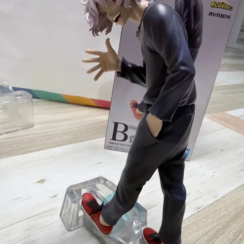 [BUNJANG] Tomura Shigaraki Figure / 토무라 시가라키 피규어 정품(예쁜 인형증정)
