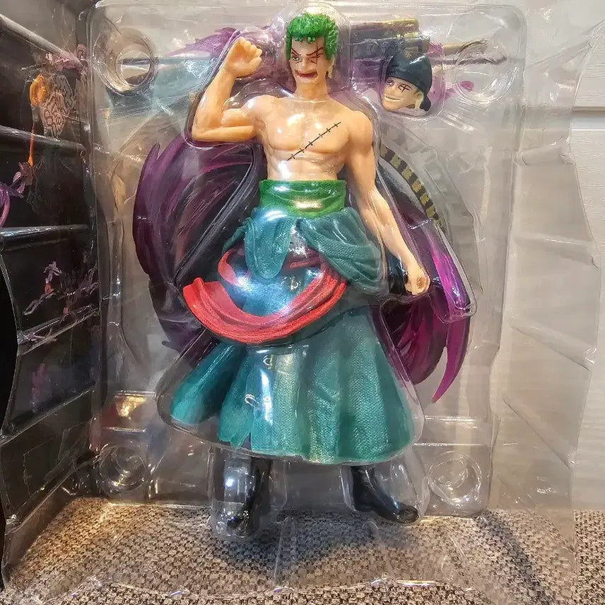 [BUNJANG] Pop Play One Piece Zoro Figure (Sealed) / (미개봉)POP PLAY 원피스 조로 피규어에요