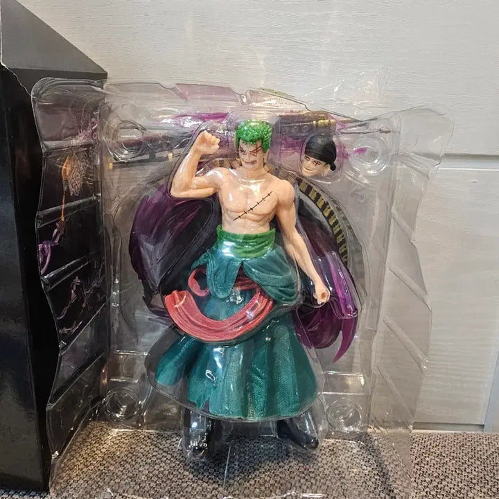 [BUNJANG] Pop Play One Piece Zoro Figure (Sealed) / (미개봉)POP PLAY 원피스 조로 피규어에요