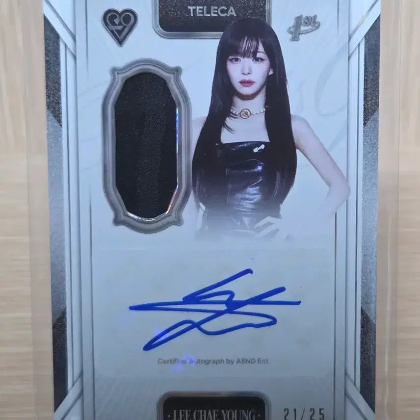 [BUNJANG] fromis_9 Lee Chaeyoung 2025 Limited Relic Auto Photocard / 프로미스나인 테레카 이채영 25한정 렐릭 오토 카드