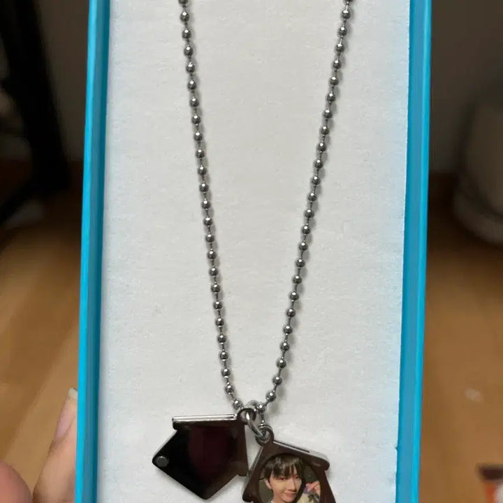 [BUNJANG] BOYNEXTDOOR Bundle Set Photocard &amp; Yunhak Necklace / 보이넥스트도어 보넥도 일괄 판매 성호 리우 재현 태산 이한 운학 목걸이 급처제발사주세요제발제발사주세요진짜제발간절합니다
