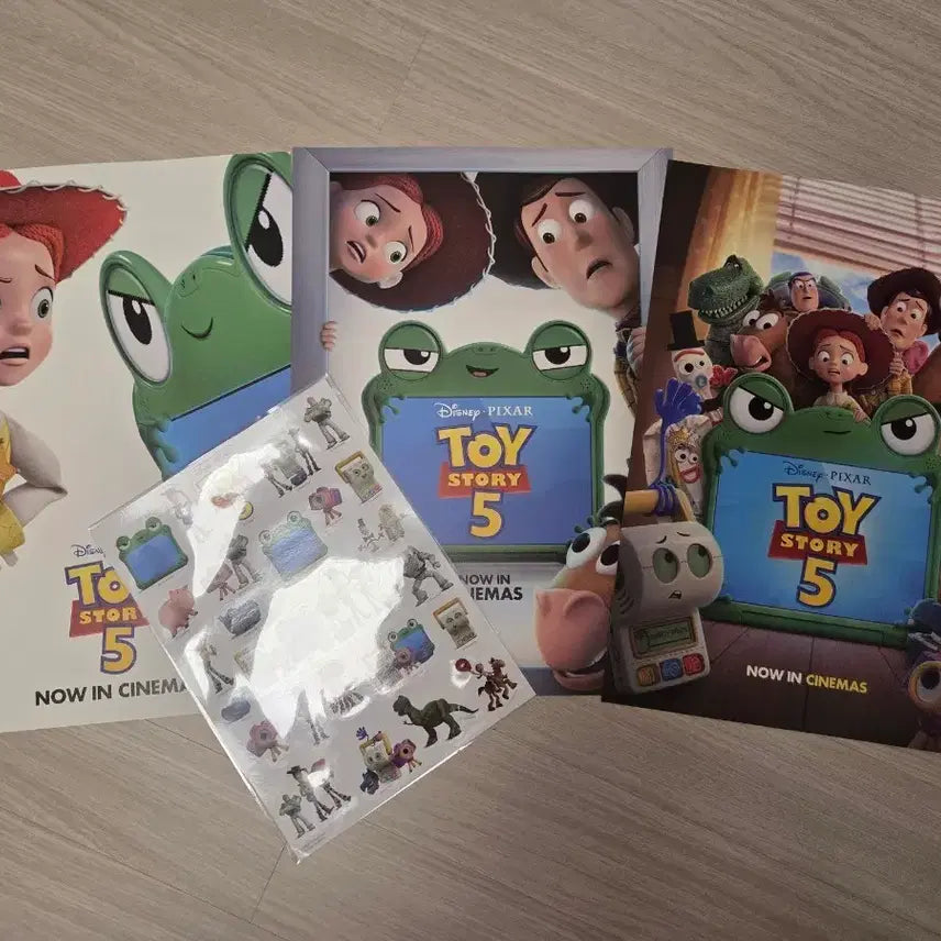 [BUNJANG] Toy Story 5 Poster 3 Types + Sticker Bundle Set / 일괄) 토이 스토리 5 포스터 3종 + 스티커