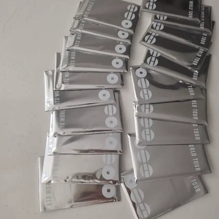 [BUNJANG] BTS World Tour Photocard Bundle (20ea, Sealed) / BTS WORLD TOUR 포토카드 20개 미개봉