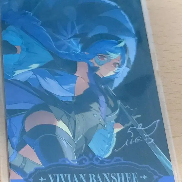 [BUNJANG] The Venti Collaboration Mini Robin Figure with Vivian Card (Unused Code) / (일괄)더벤티 콜라보 미니 로빈 피규어와 비비안 카드